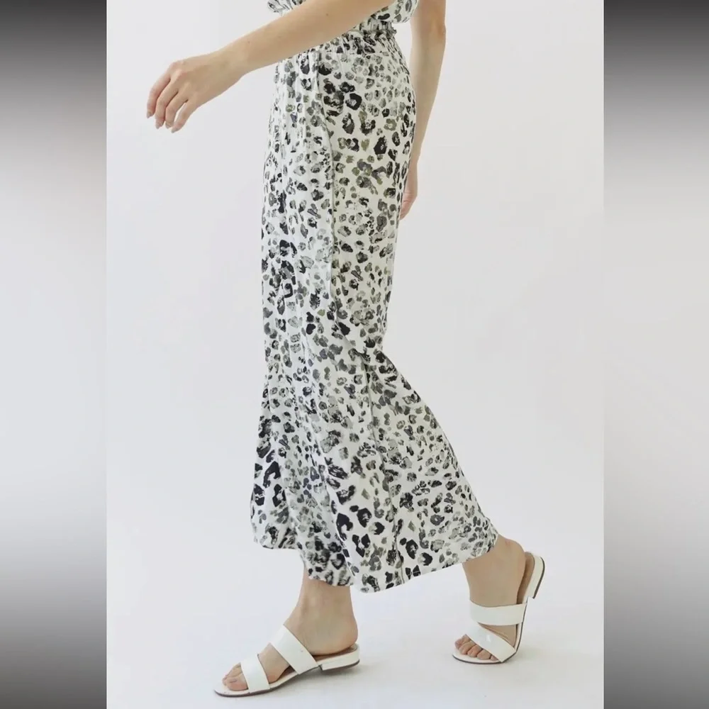 40. Women’s Camisole & Ankle Pant Leopard Print Sage Black Green Mix - Picture 8 of 8